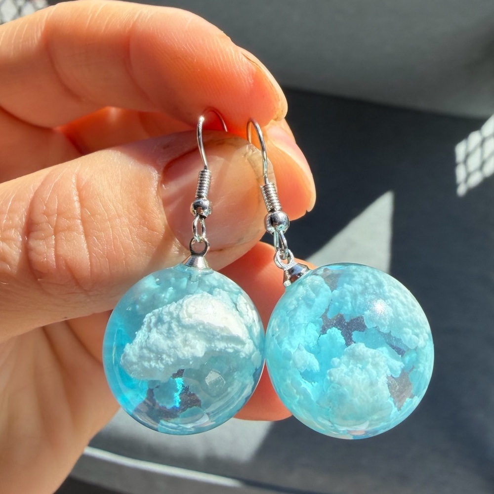 Cloud Sphere Blue White Earrings